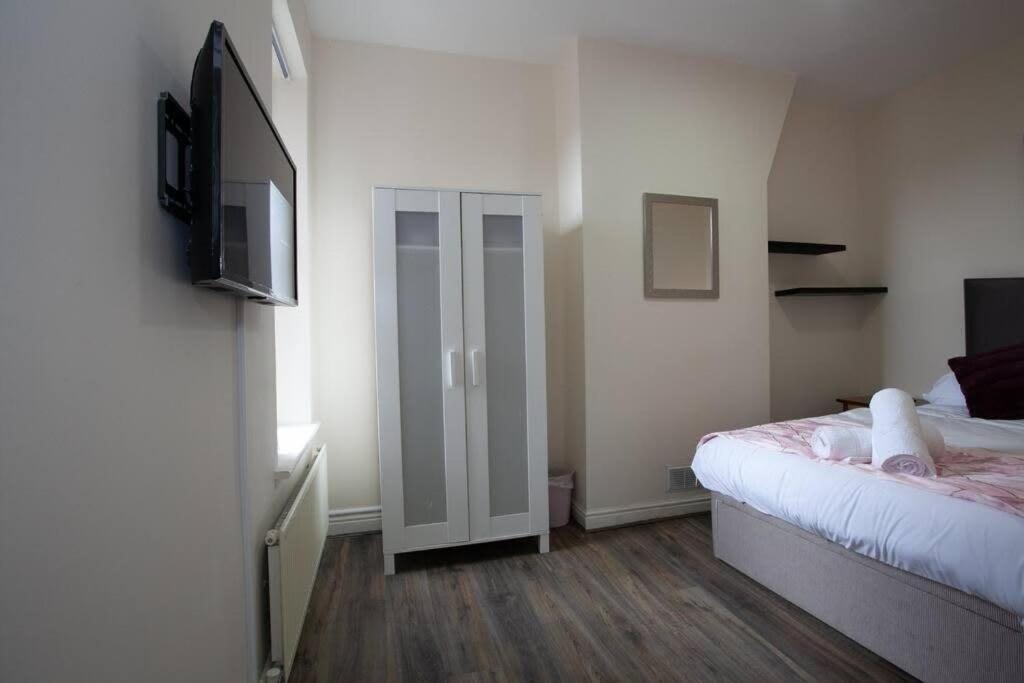 6 Bedroom House 10Min Drive From City Centre Manchester Dış mekan fotoğraf