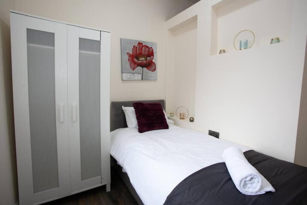 6 Bedroom House 10Min Drive From City Centre Manchester Dış mekan fotoğraf