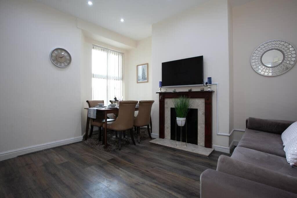 6 Bedroom House 10Min Drive From City Centre Manchester Dış mekan fotoğraf